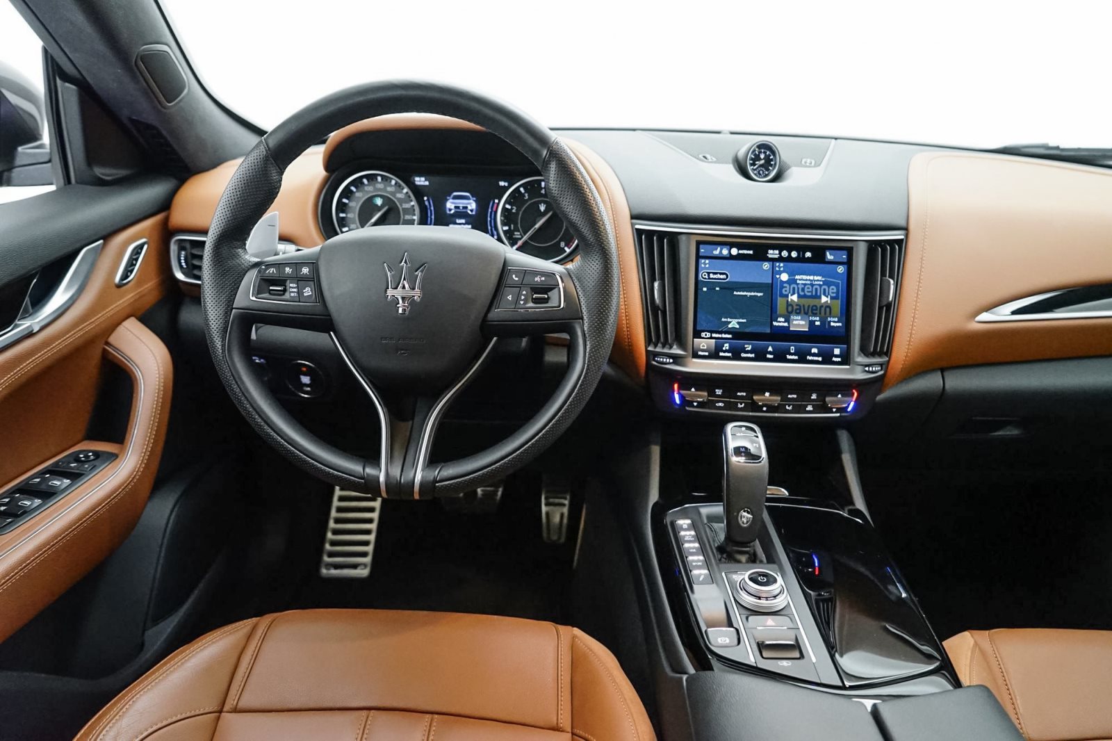 Fahrzeugabbildung Maserati Levante Modena S [Navi, LED, SoftClose, 20 LMR]