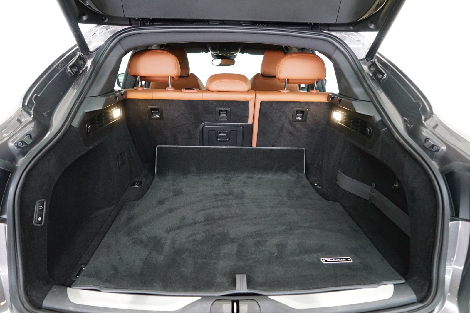 Fahrzeugabbildung Maserati Levante Modena S [Navi, LED, SoftClose, 20 LMR]