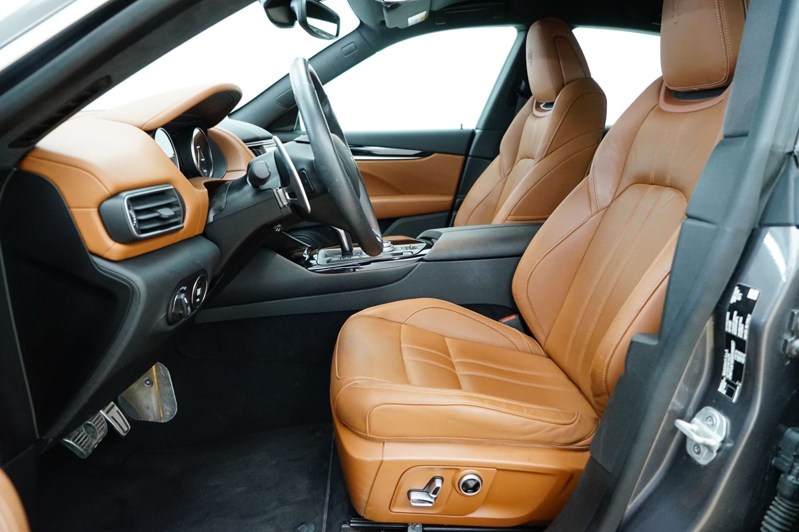 Fahrzeugabbildung Maserati Levante Modena S [Navi, LED, SoftClose, 20 LMR]