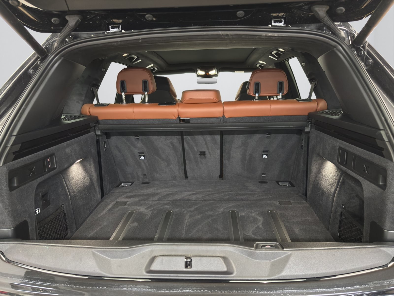 Fahrzeugabbildung BMW X5 M60i xDrive [M Sport Pro, B&W Sound, Standhz]