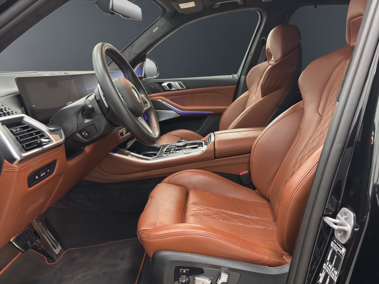 Fahrzeugabbildung BMW X5 M60i xDrive [M Sport Pro, B&W Sound, Standhz]