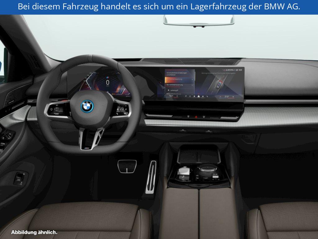Fahrzeugabbildung BMW i5 eDrive40 Touring