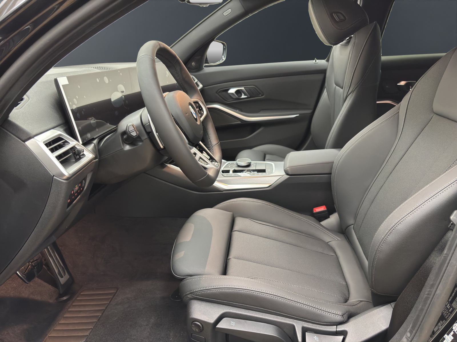 Fahrzeugabbildung BMW 320d xDrive Touring [M Sport Pro, AHK, ACC, RFK, 19 LMR]