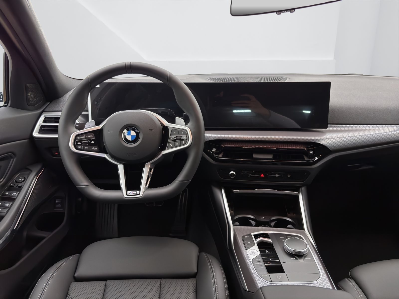 Fahrzeugabbildung BMW 320d xDrive Touring [M Sport Pro, AHK, ACC, RFK, 19 LMR]