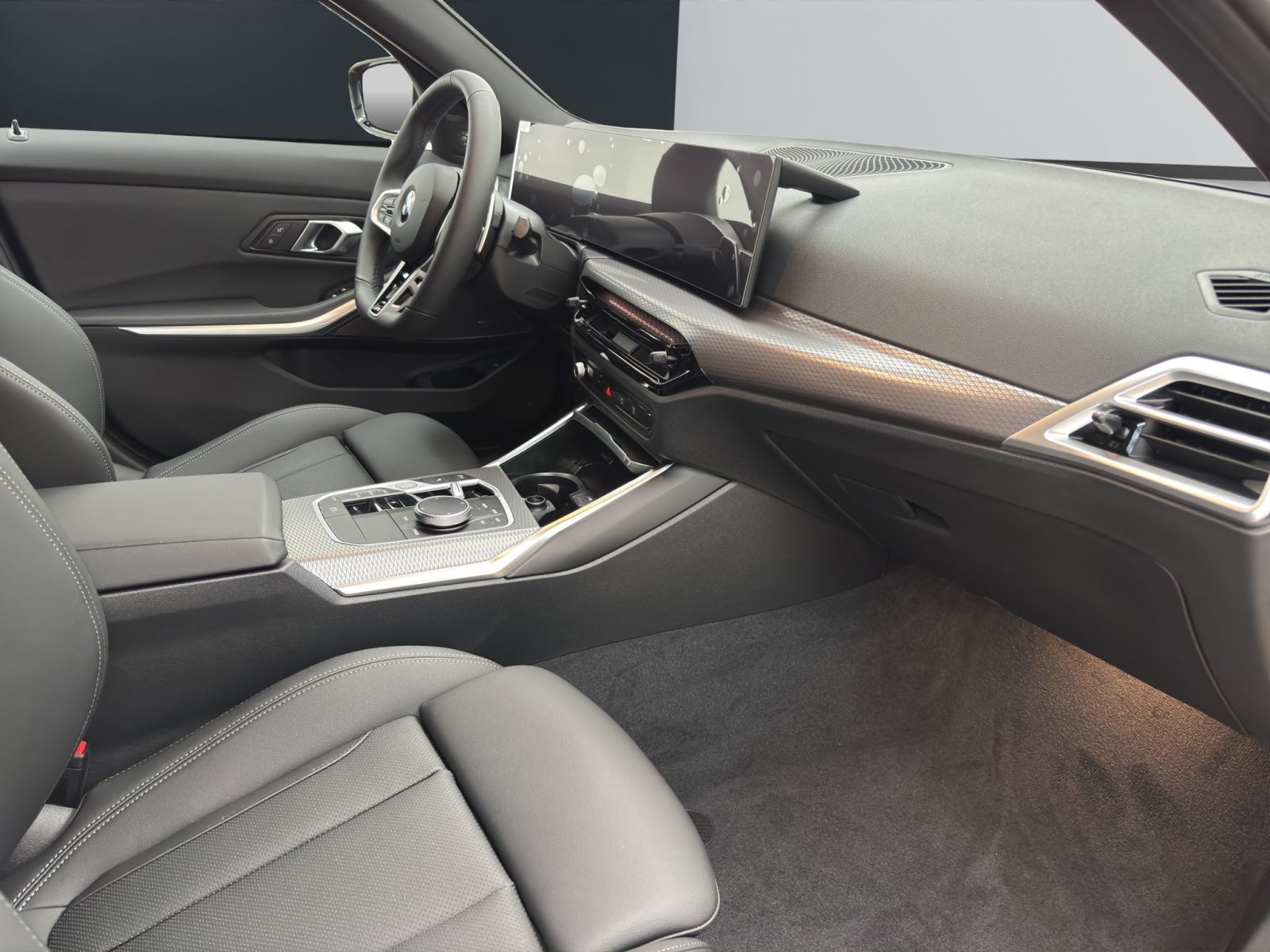 Fahrzeugabbildung BMW 320d xDrive Touring [M Sport Pro, AHK, ACC, RFK, 19 LMR]