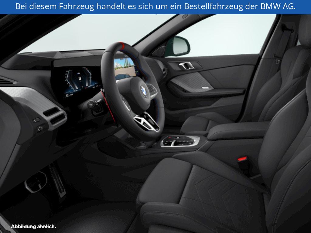 Fahrzeugabbildung BMW M135 xDrive
