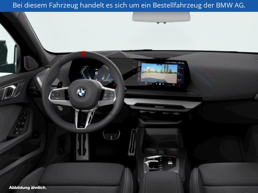 Fahrzeugabbildung BMW M135 xDrive