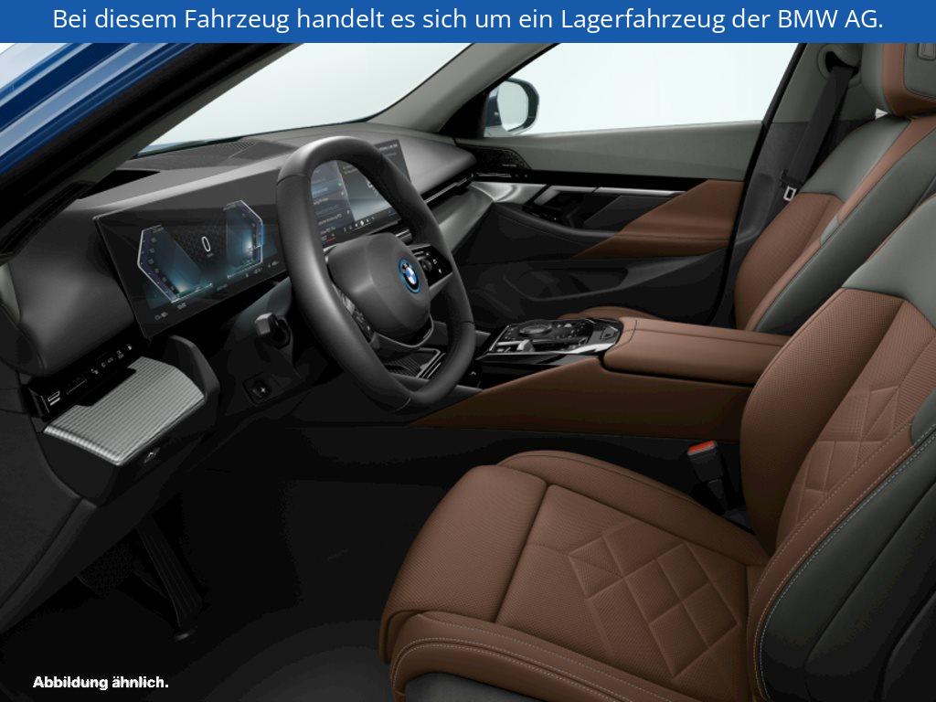 Fahrzeugabbildung BMW i5 xDrive40