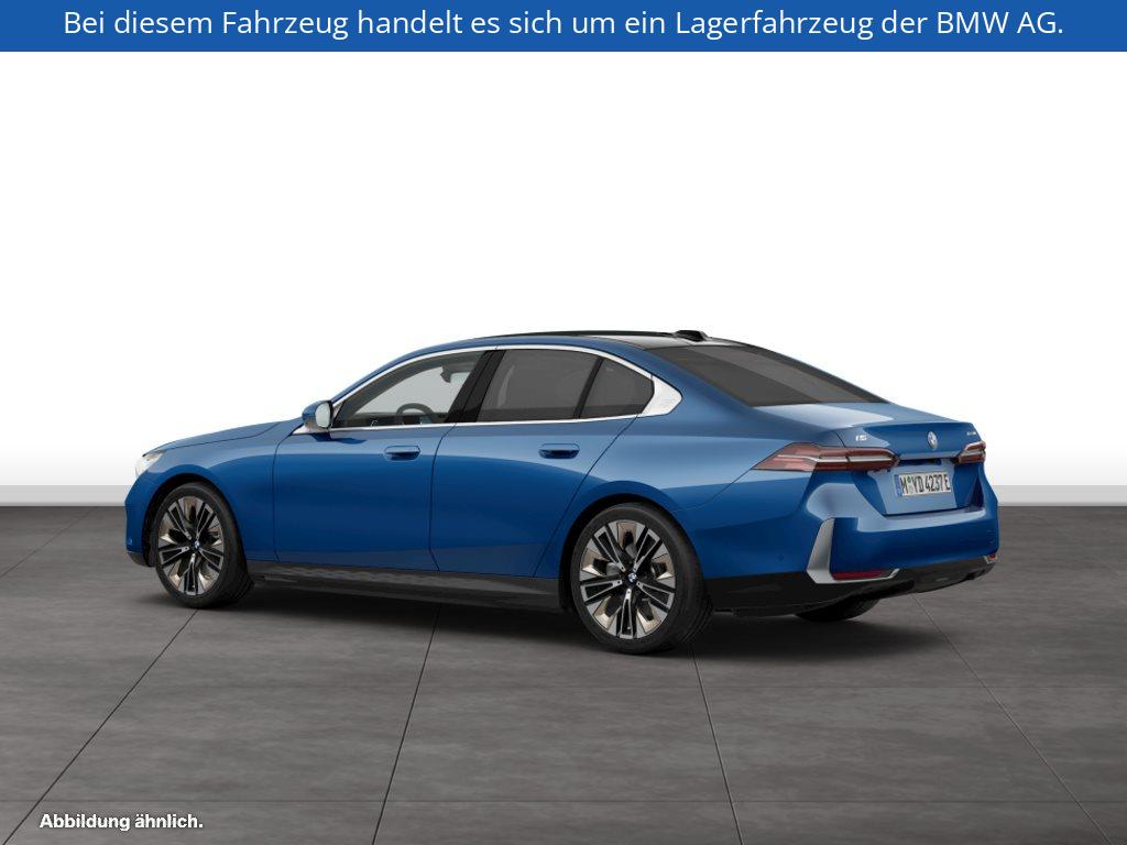 Fahrzeugabbildung BMW i5 xDrive40