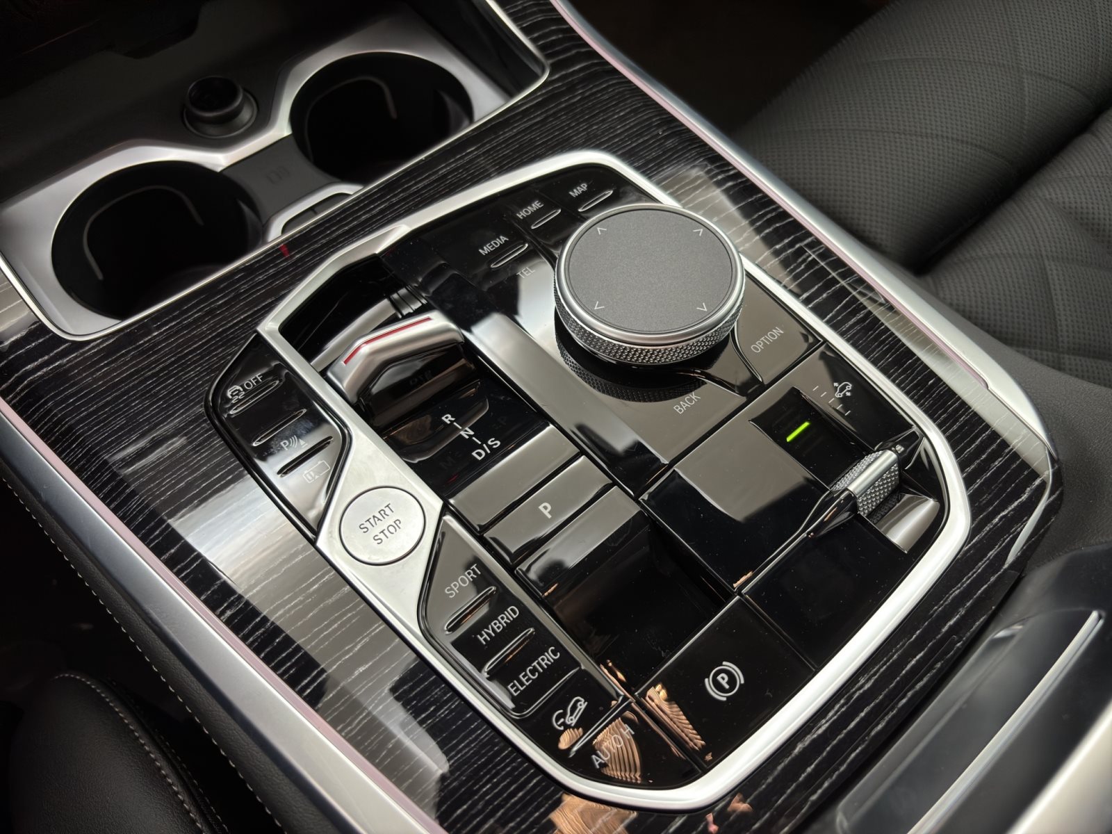 Fahrzeugabbildung BMW X5 xDrive50e [M Sport Pro, HUD, AHK, ACC, 22 LMR]