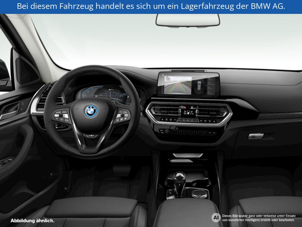 Fahrzeugabbildung BMW X3 xDrive30e
