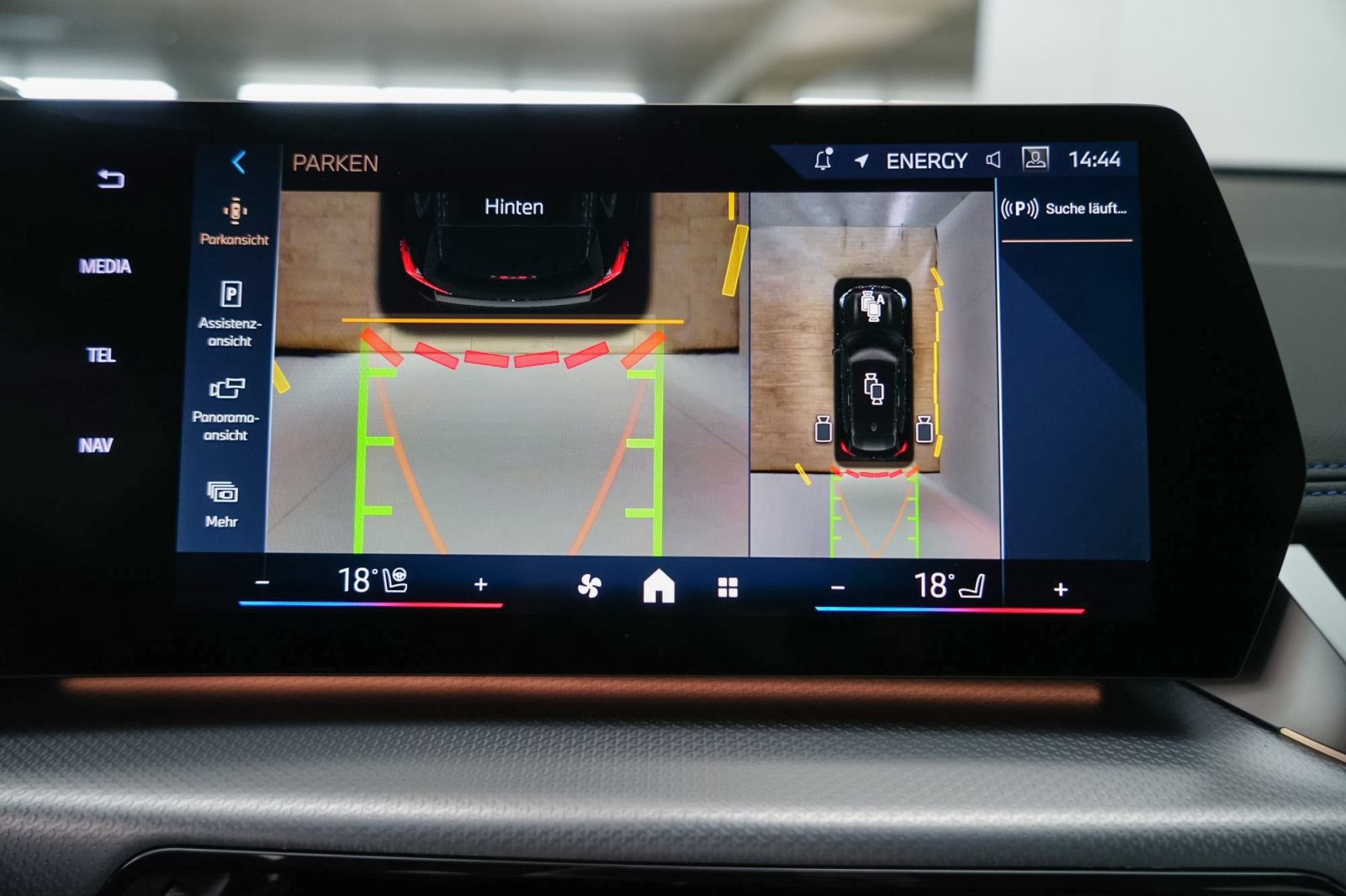 Fahrzeugabbildung BMW X1 sDrive20i [M Sport, HUD, AHK, ACC, RFK, 19 LMR]
