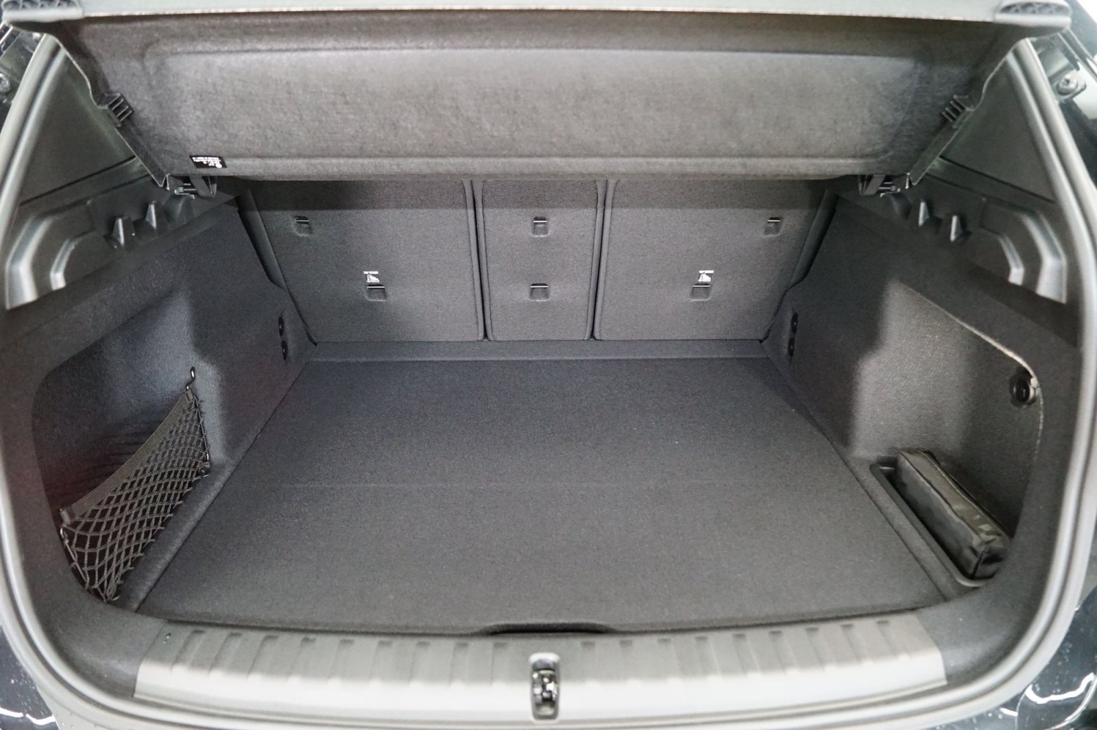 Fahrzeugabbildung BMW X1 sDrive20i [M Sport, HUD, AHK, ACC, RFK, 19 LMR]