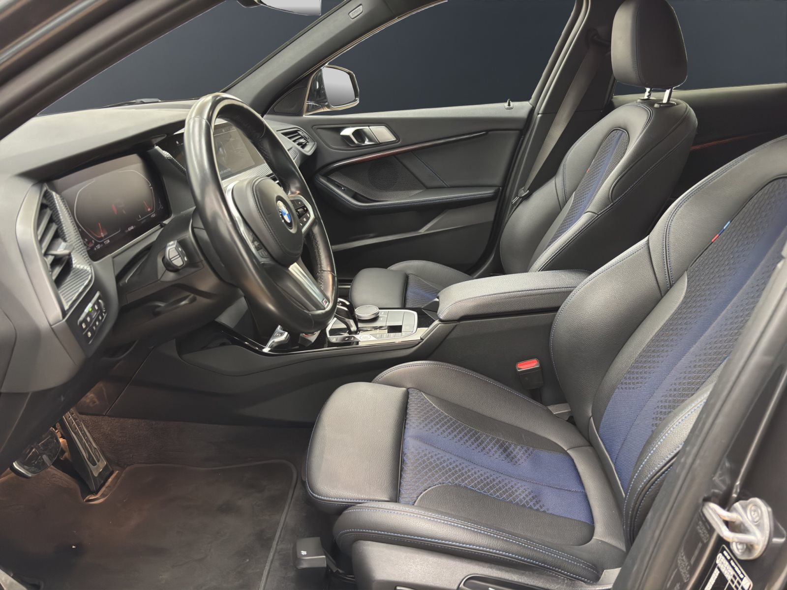 Fahrzeugabbildung BMW 118d 5-Türer [M Sport, LC Prof., PDC, SHZ, HiFi]