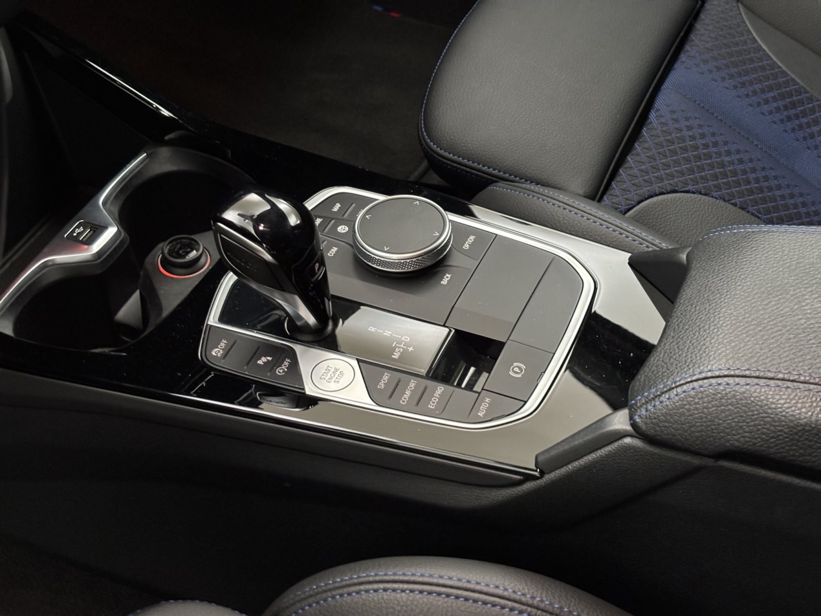 Fahrzeugabbildung BMW 118d 5-Türer [M Sport, LC Prof., PDC, SHZ, HiFi]