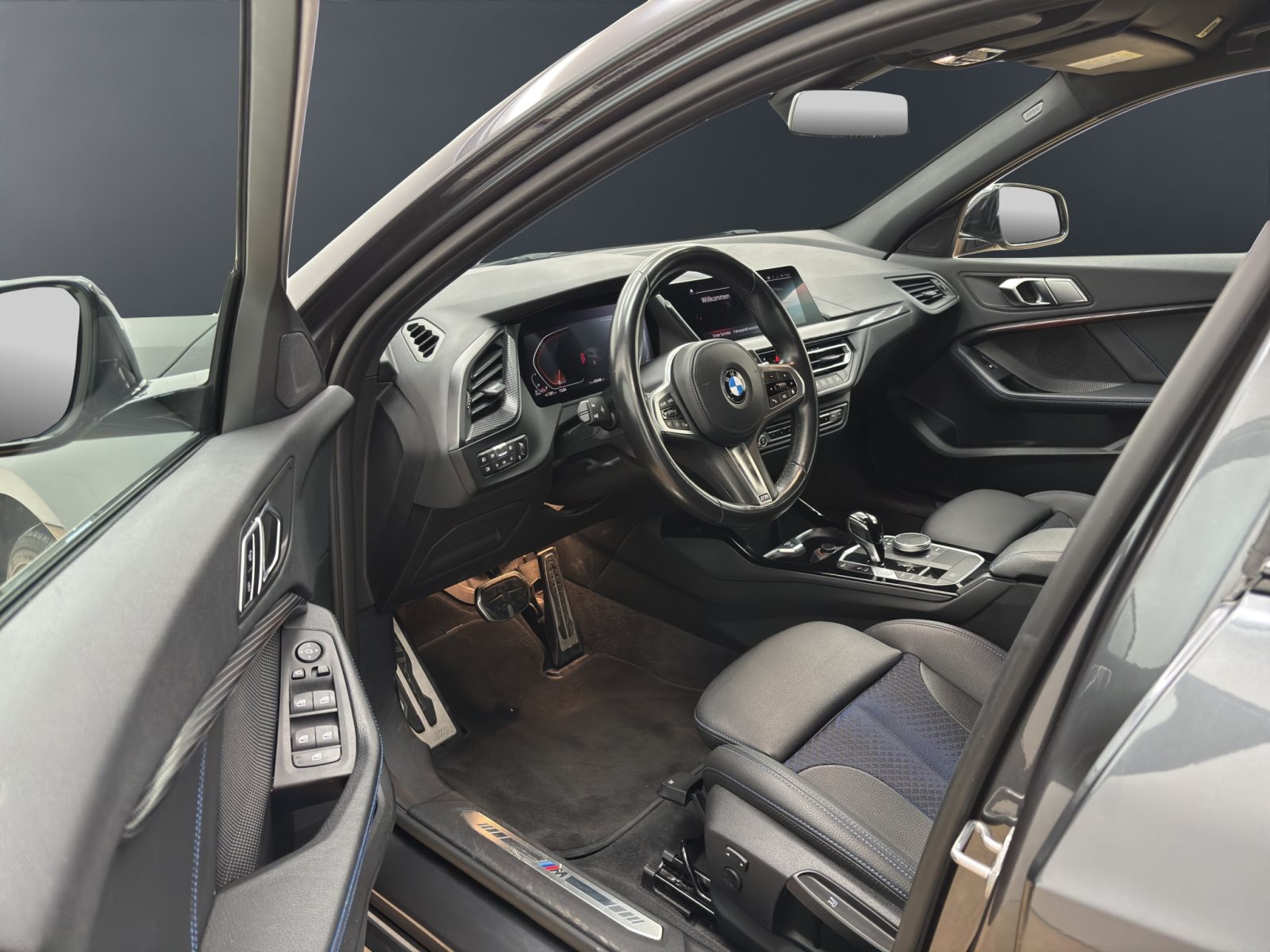 Fahrzeugabbildung BMW 118d 5-Türer [M Sport, LC Prof., PDC, SHZ, HiFi]