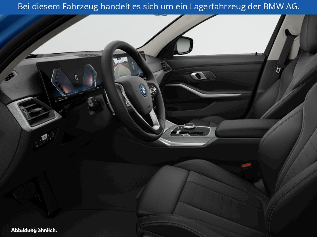 Fahrzeugabbildung BMW 330e Touring