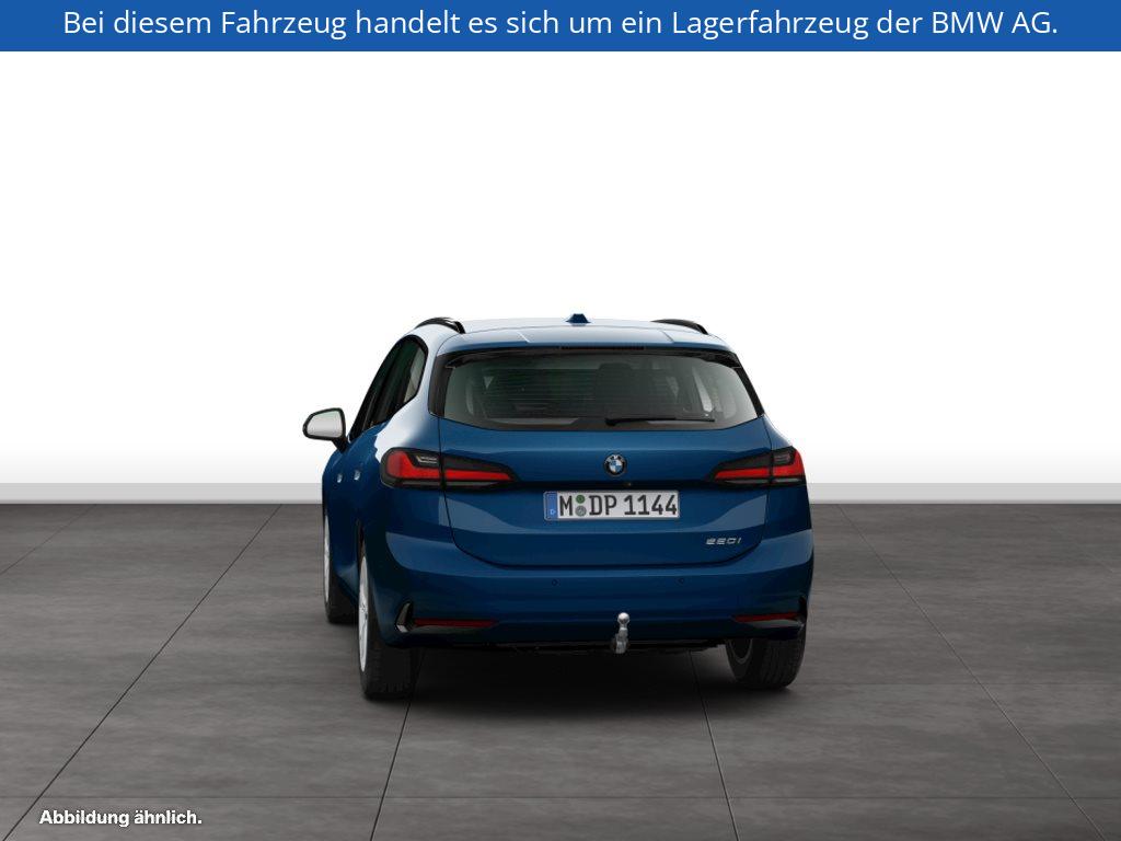 Fahrzeugabbildung BMW 220i Active Tourer