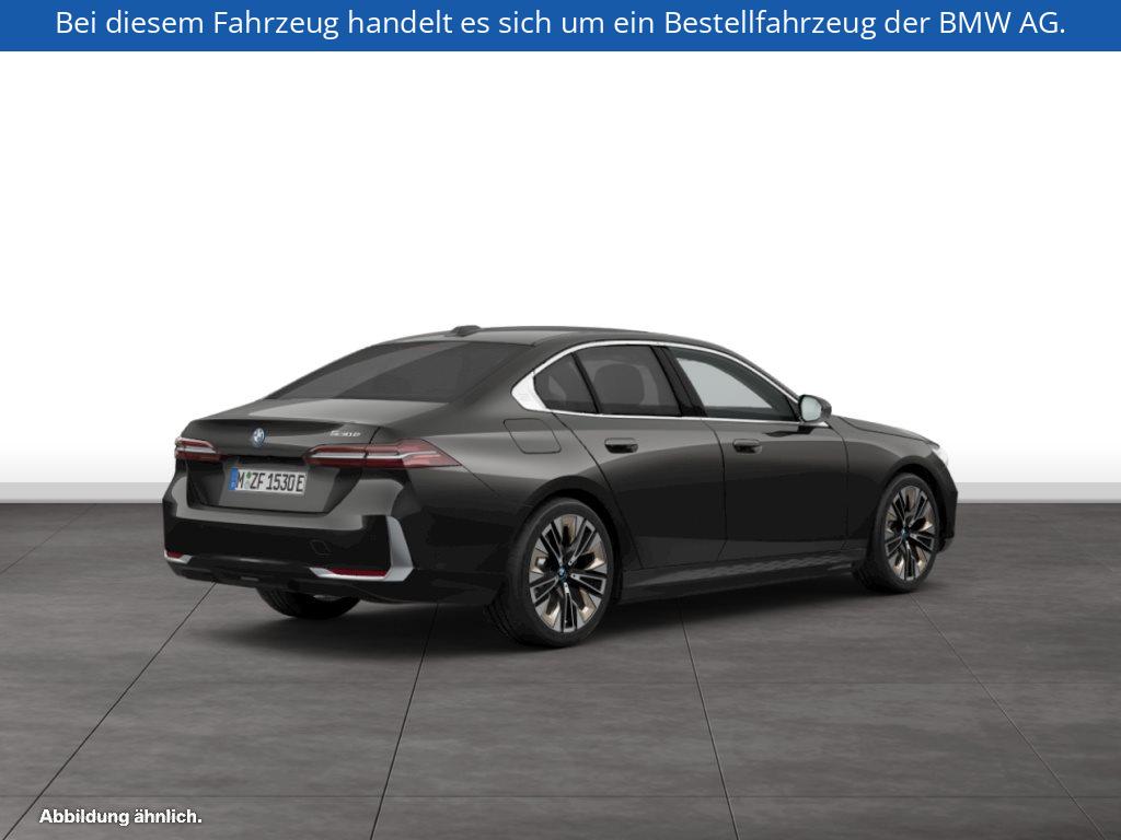 Fahrzeugabbildung BMW 530e Limousine