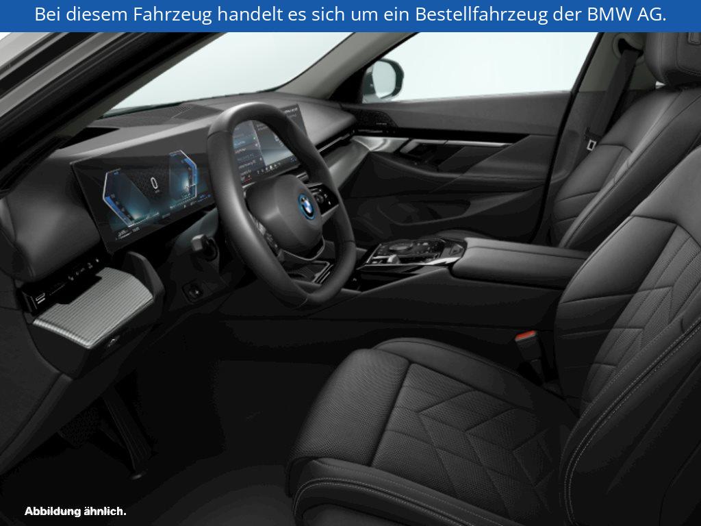 Fahrzeugabbildung BMW 530e Limousine