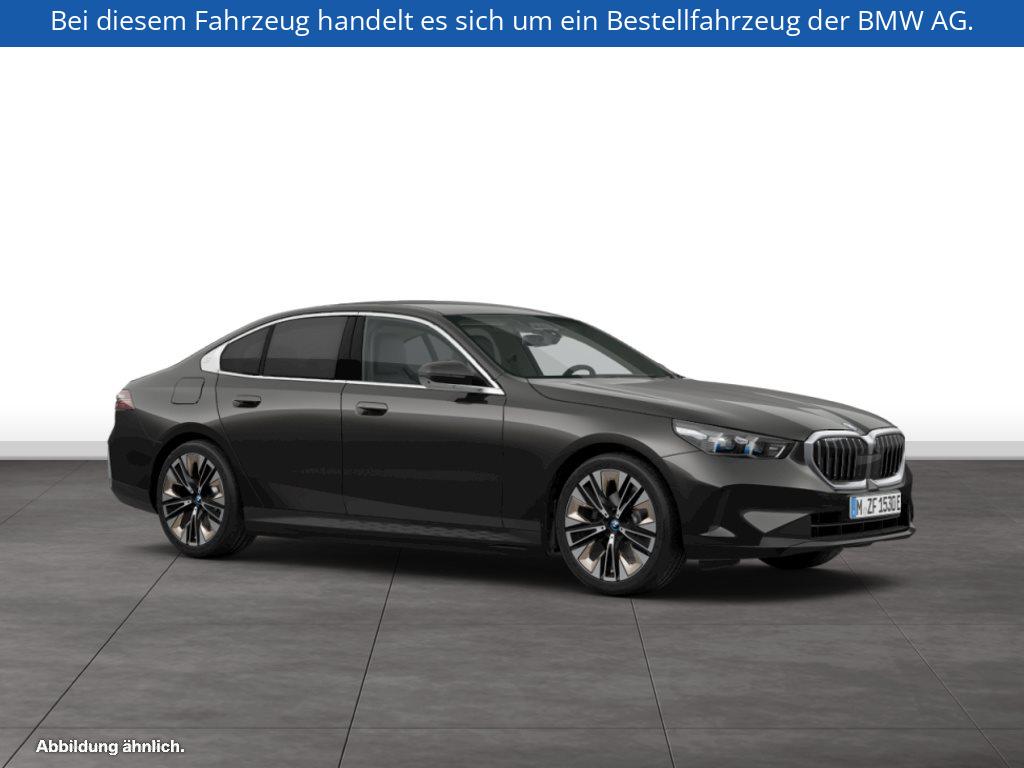 Fahrzeugabbildung BMW 530e Limousine