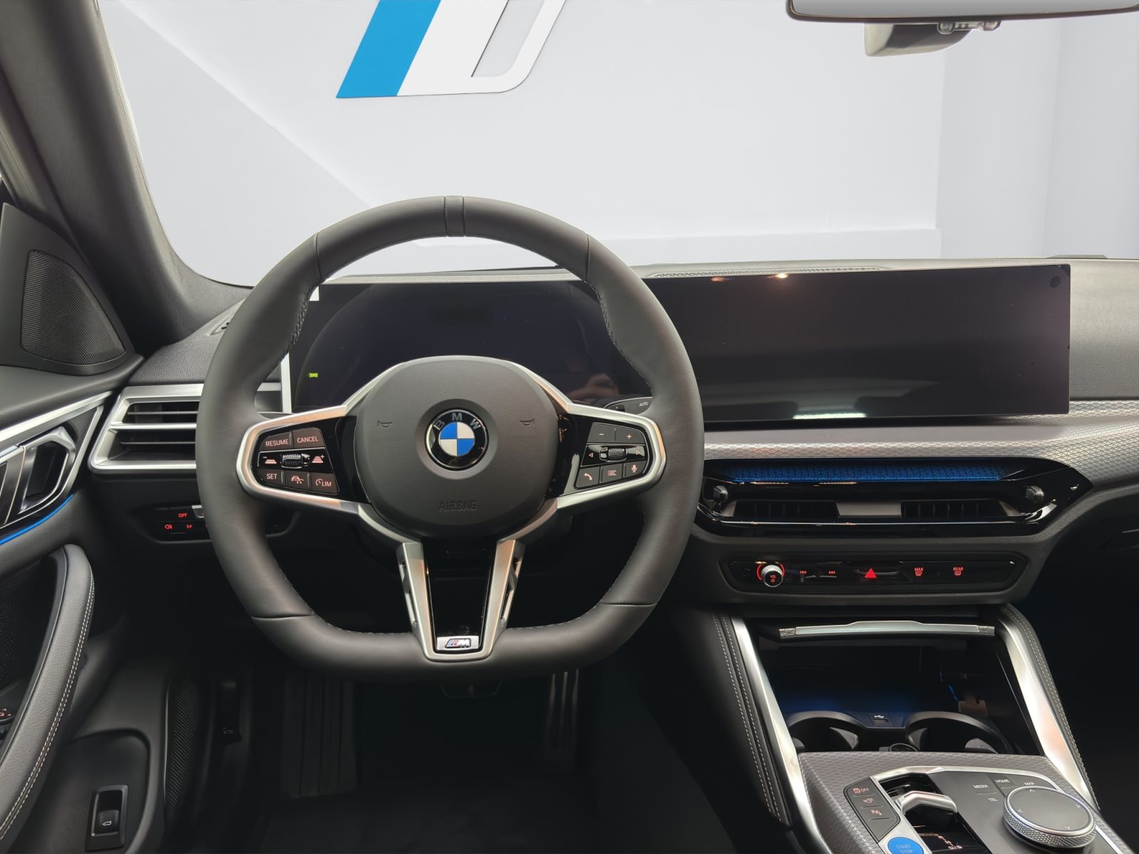 Fahrzeugabbildung BMW i4 eDrive40 [M Sport, HUD, AHK, ACC, 19 LMR]