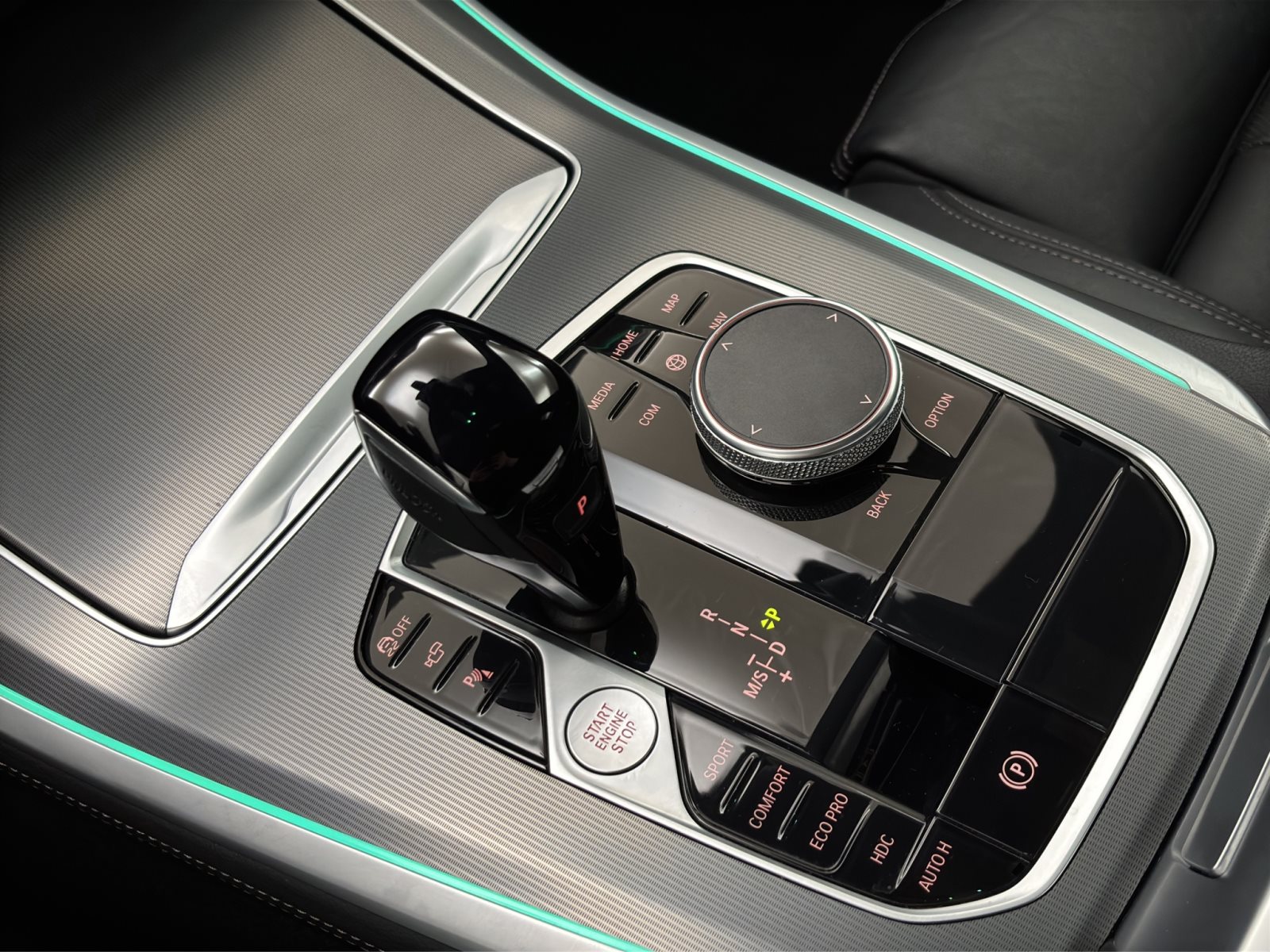 Fahrzeugabbildung BMW X5 xDrive40d [M Sport, Laser, DA Prof., AHK]