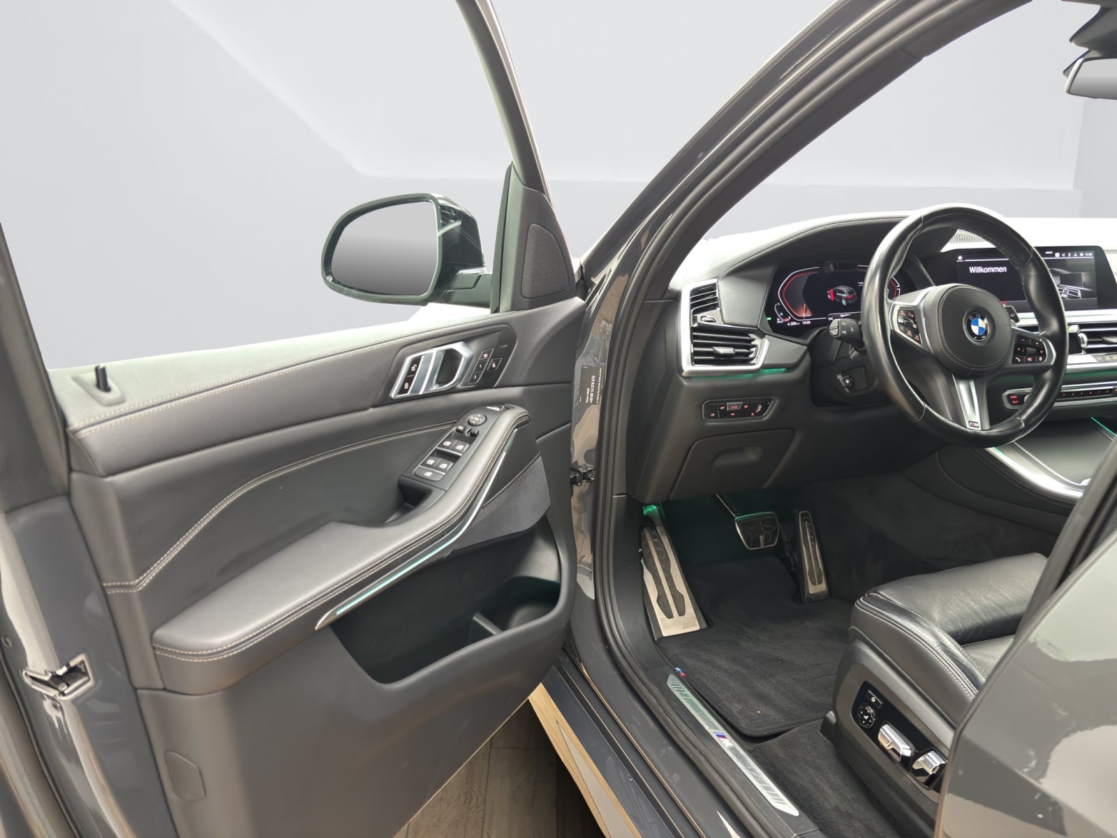 Fahrzeugabbildung BMW X5 xDrive40d [M Sport, Laser, DA Prof., AHK]
