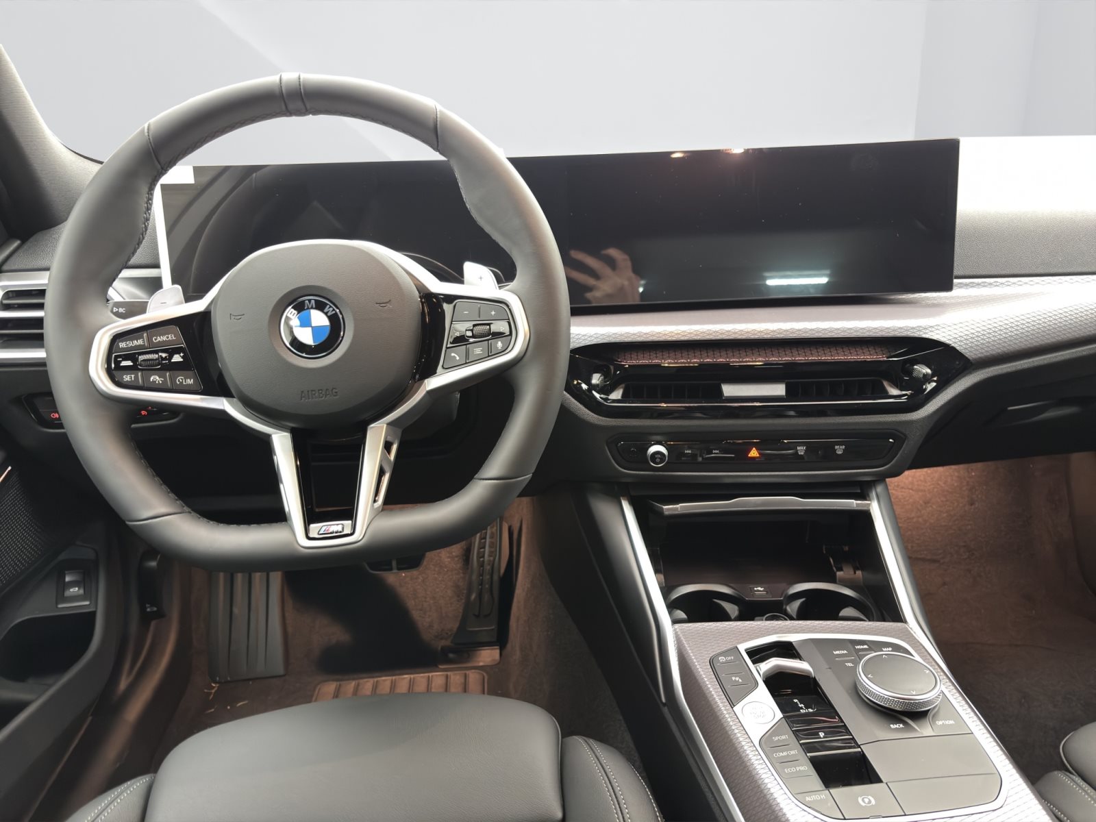 Fahrzeugabbildung BMW 320d Touring [M Sport, AHK, ACC, RFK, HiFi, 18 LMR]