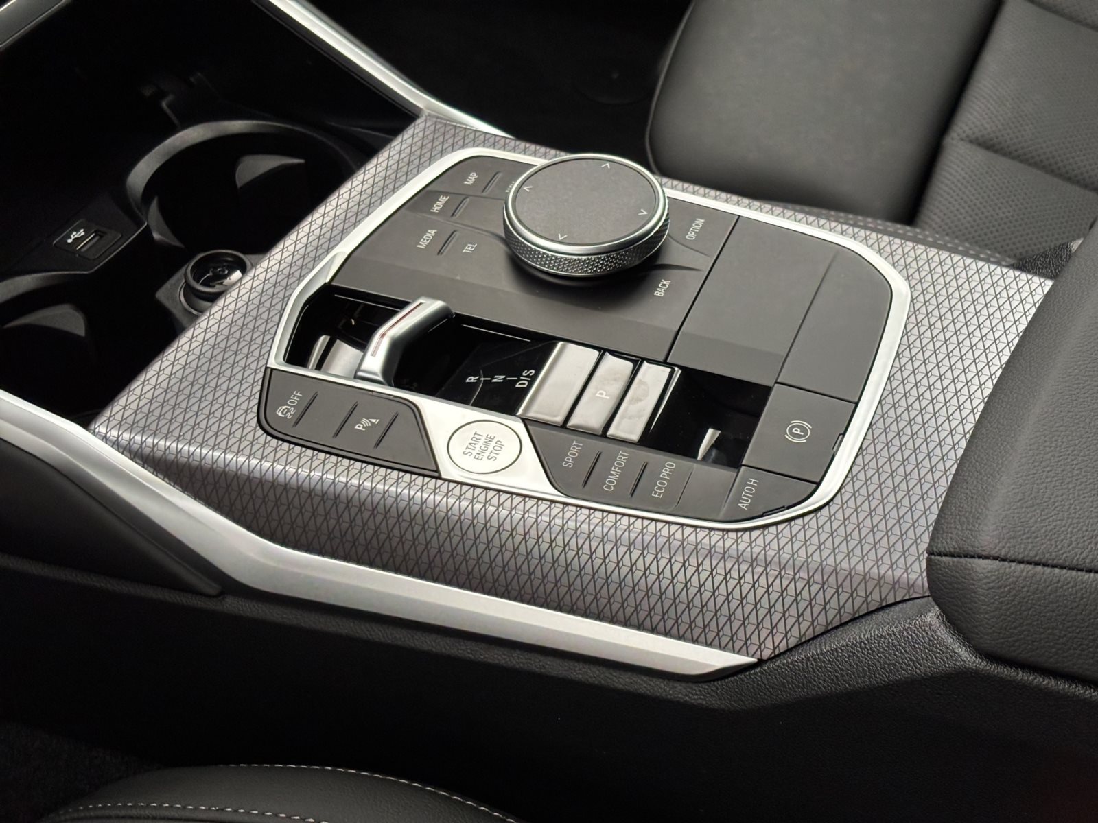 Fahrzeugabbildung BMW 320d Touring [M Sport, AHK, ACC, RFK, HiFi, 18 LMR]