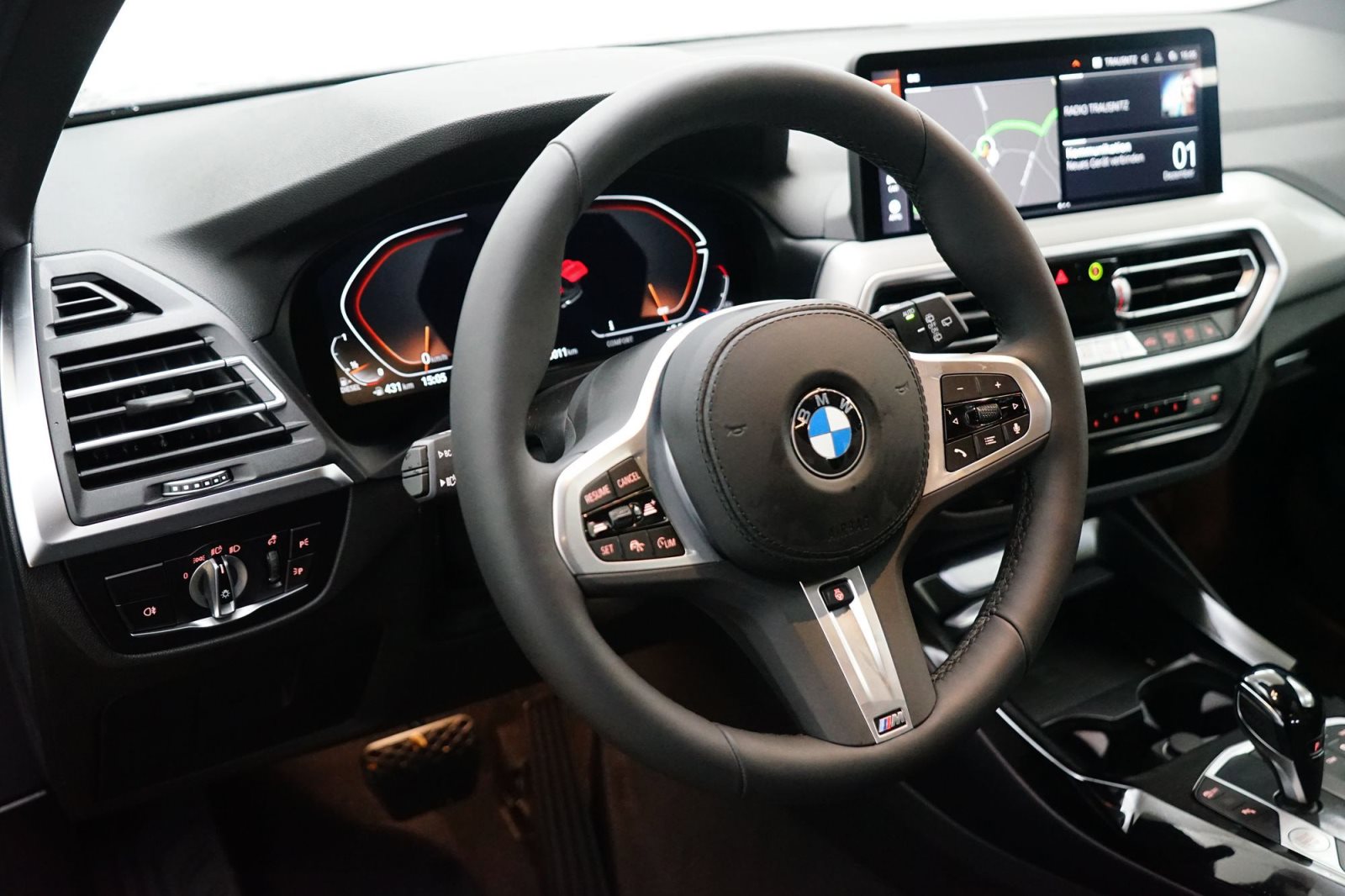 Fahrzeugabbildung BMW X3 xDrive20d [Navi, AHK, ACC, RFK, HiFi, 19 LMR, LED]