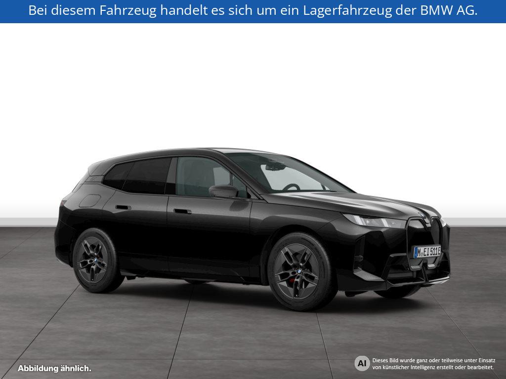 Fahrzeugabbildung BMW iX xDrive45