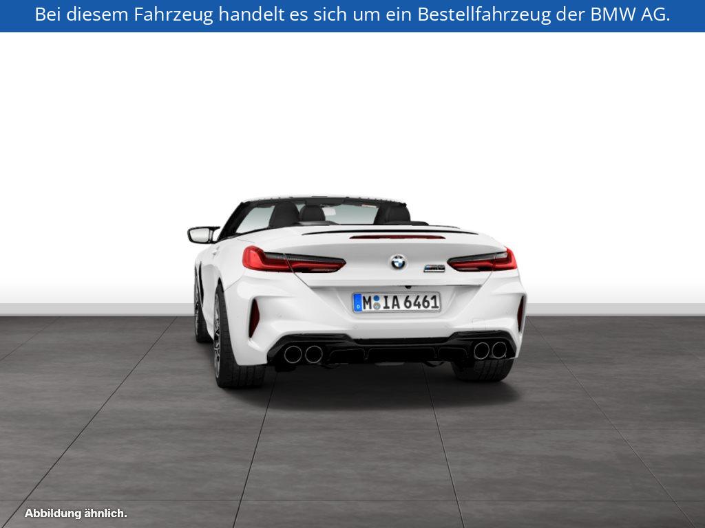 Fahrzeugabbildung BMW M8 Cabrio