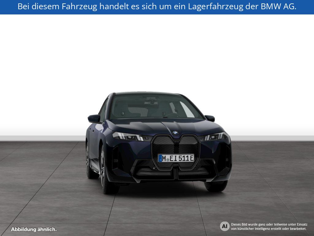 Fahrzeugabbildung BMW iX xDrive45