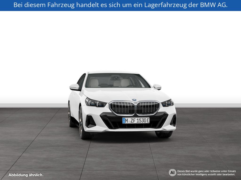 Fahrzeugabbildung BMW 550e xDrive Limousine