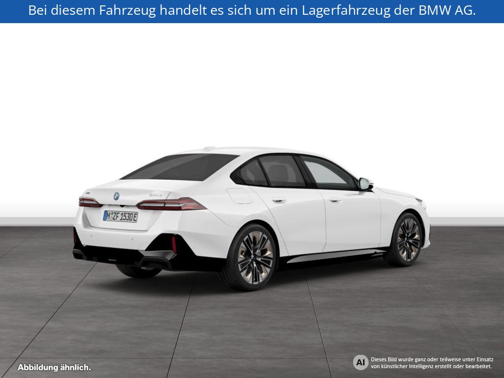 Fahrzeugabbildung BMW 550e xDrive Limousine