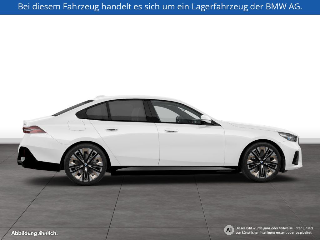 Fahrzeugabbildung BMW 550e xDrive Limousine