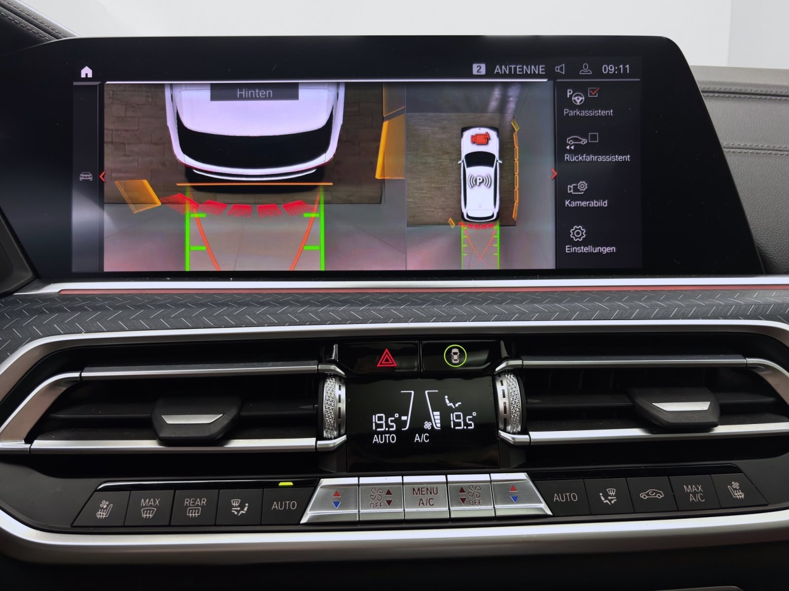 Fahrzeugabbildung BMW X5 xDrive30d [xLine, Laser, B&W Sound, AHK, HUD]