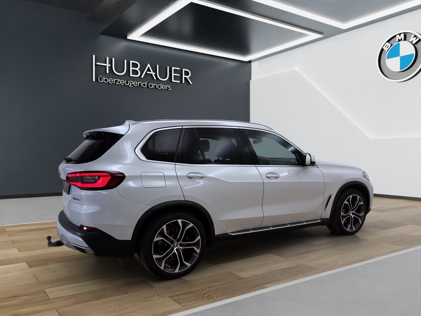 Fahrzeugabbildung BMW X5 xDrive30d [xLine, Laser, B&W Sound, AHK, HUD]