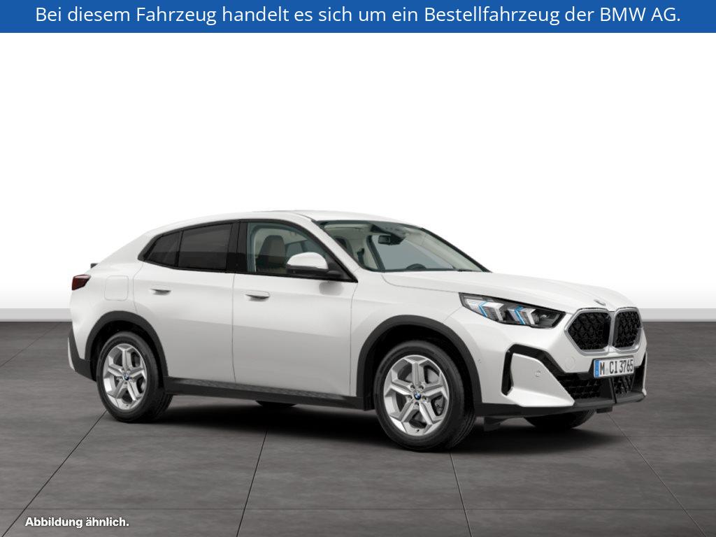 Fahrzeugabbildung BMW X2 sDrive20i