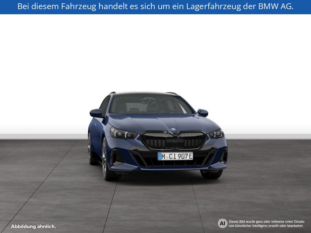 Fahrzeugabbildung BMW 550e xDrive Touring