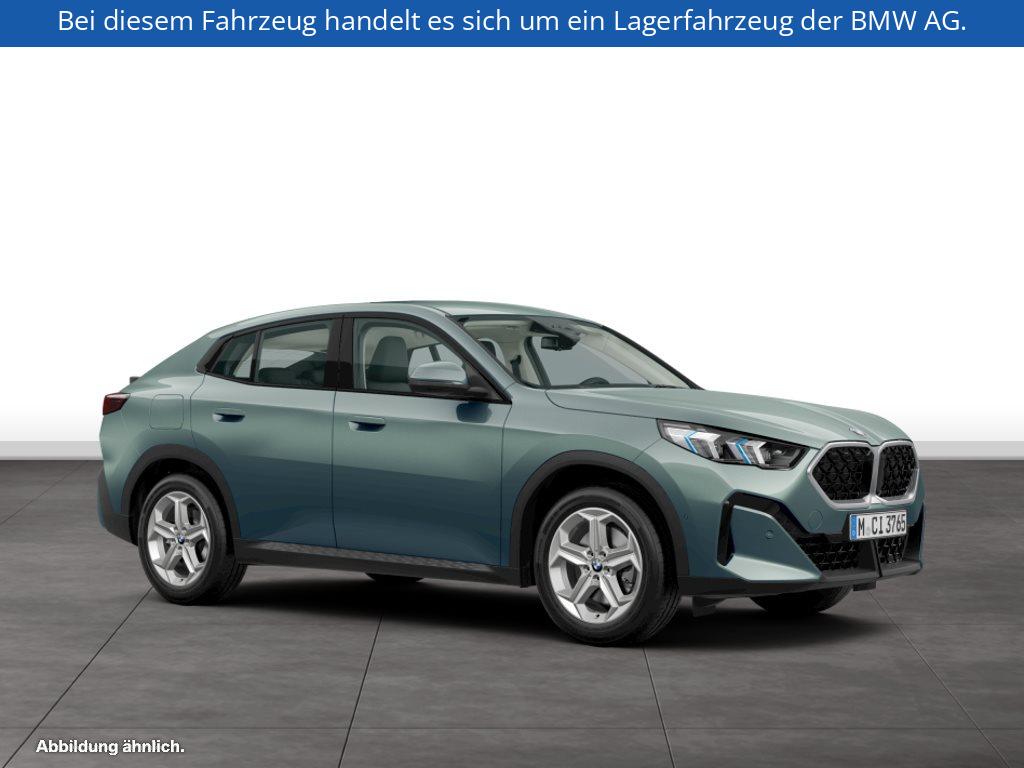 Fahrzeugabbildung BMW X2 sDrive20i