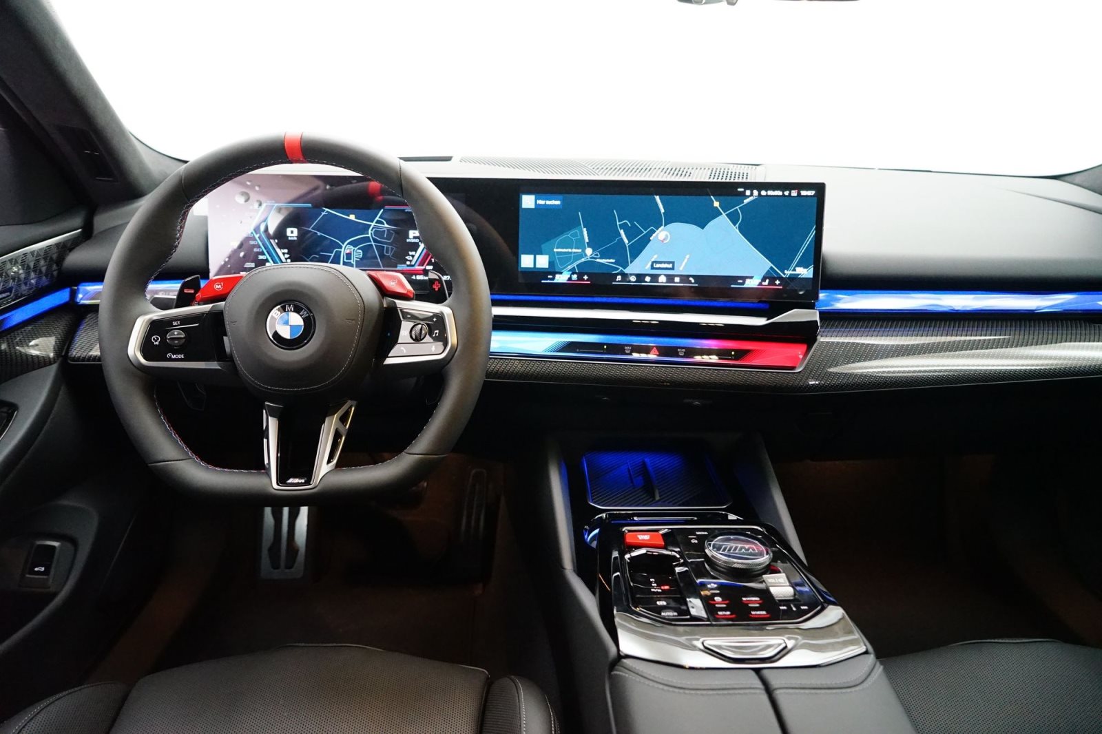 Fahrzeugabbildung BMW M5 Touring [HUD, AHK, ACC, B&W Sound, RFK]