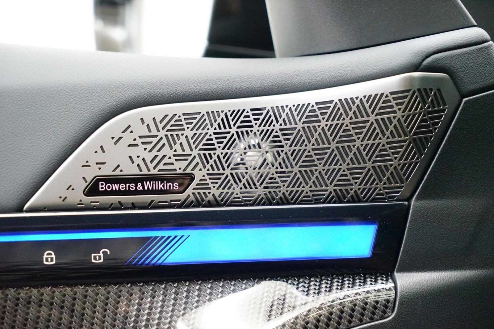 Fahrzeugabbildung BMW M5 Touring [HUD, AHK, ACC, B&W Sound, RFK]