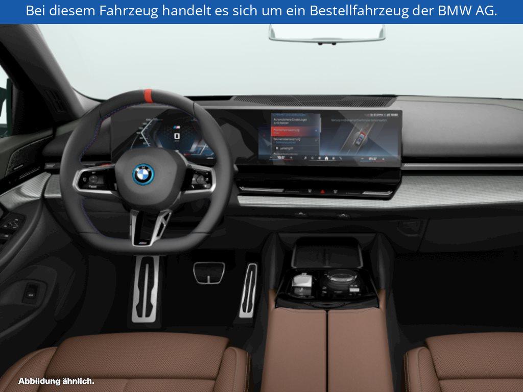 Fahrzeugabbildung BMW i5 M60 xDrive Touring