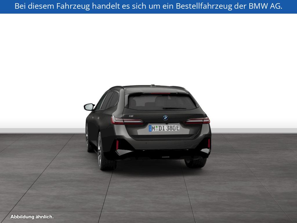 Fahrzeugabbildung BMW i5 M60 xDrive Touring