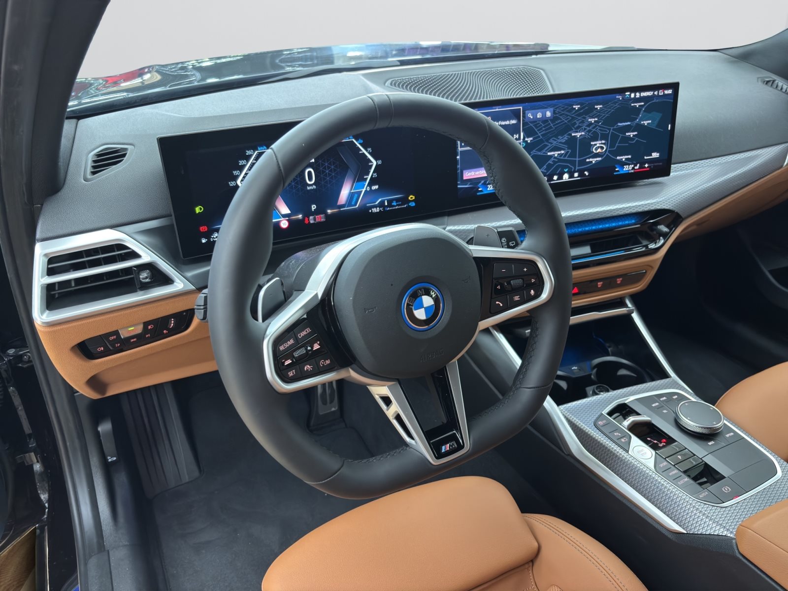 Fahrzeugabbildung BMW 330e xDrive Touring [M Sport, AHK, ACC, RFK, HiFi, 18 LMR]