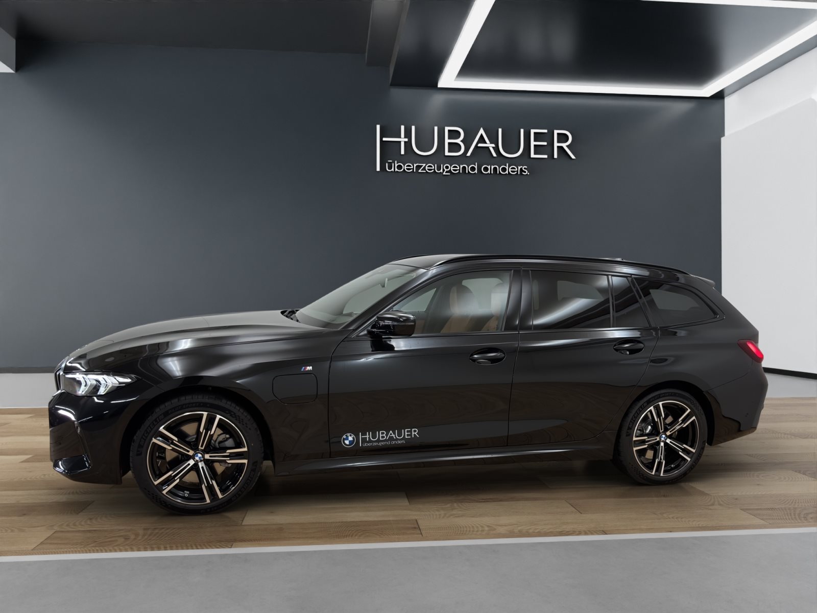 Fahrzeugabbildung BMW 330e xDrive Touring [M Sport, AHK, ACC, RFK, HiFi, 18 LMR]