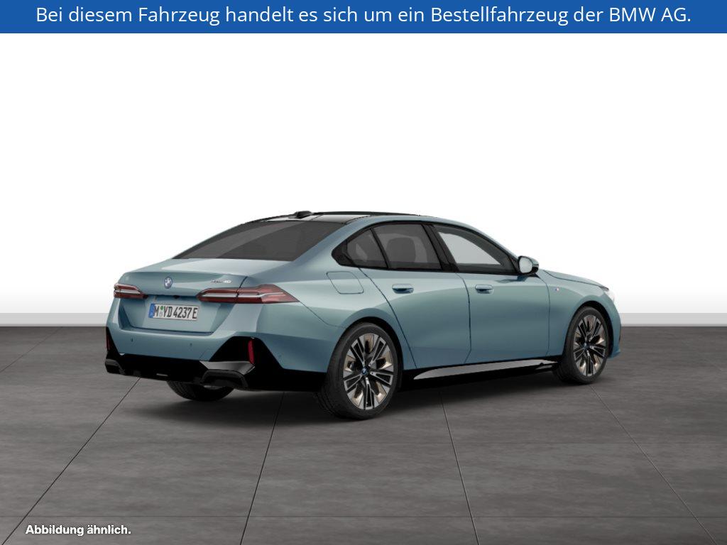 Fahrzeugabbildung BMW i5 eDrive40 Limousine