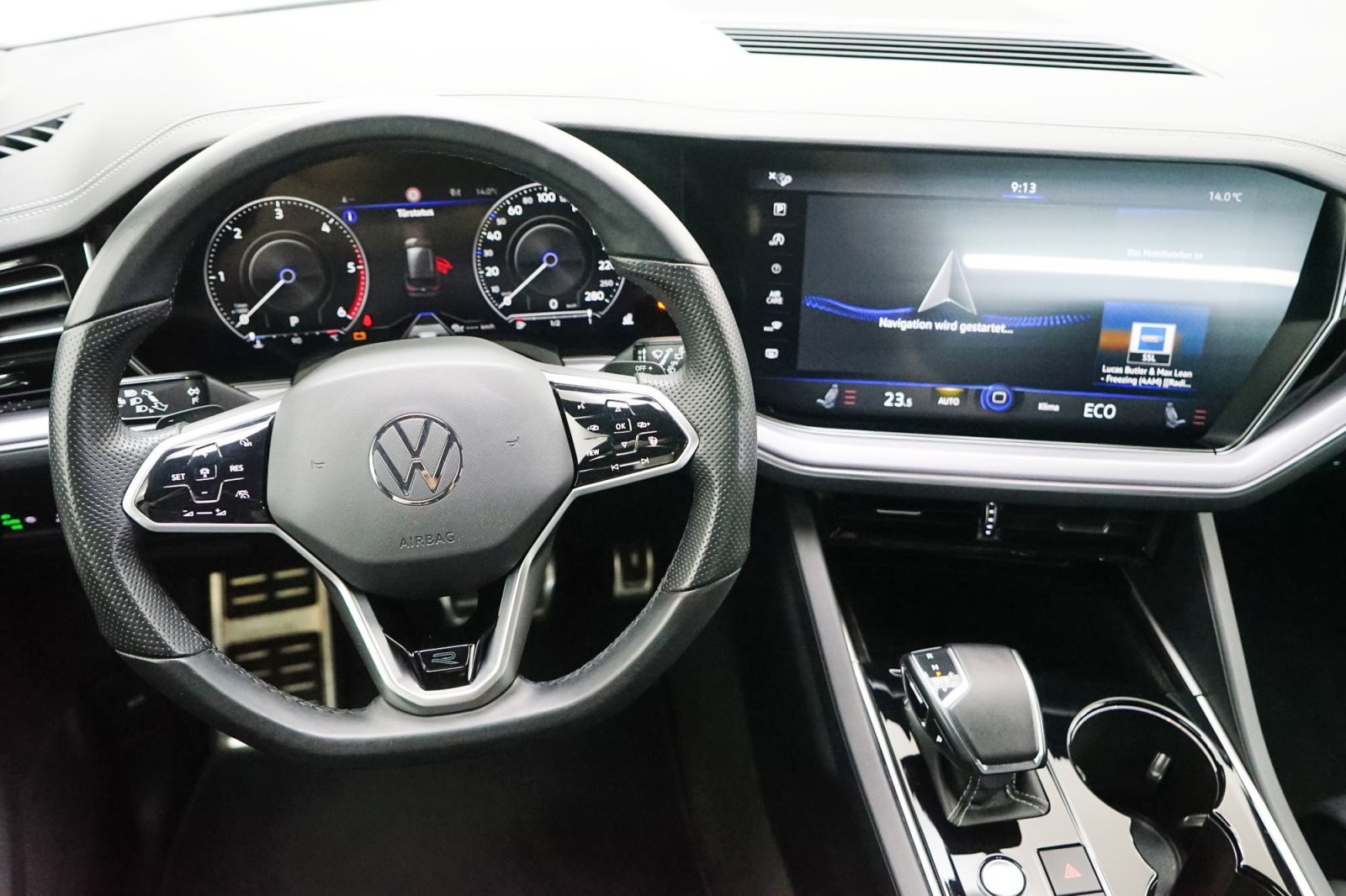 Fahrzeugabbildung Volkswagen Touareg 3.0 V6 TDI 4Motion [R-Line, Navi, ACC, RFK]